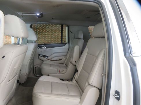 Used 2015 GMC Yukon XL Denali w/ Touring Package AWD/4WD image 18
