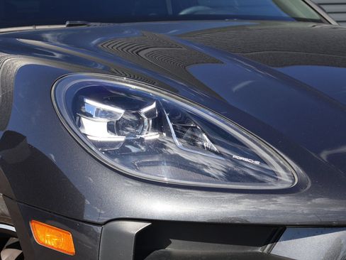 Used 2021 Porsche Macan AWD/4WD image 10