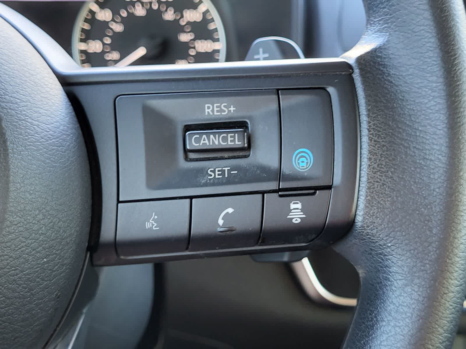 Used 2024 Nissan Rogue SV AWD/4WD image 17