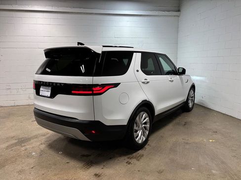 Used 2026 Land Rover Discovery S image 6