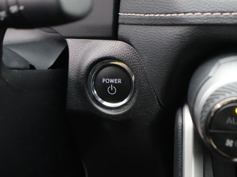 Used 2025 Toyota RAV4 XLE AWD/4WD image 29
