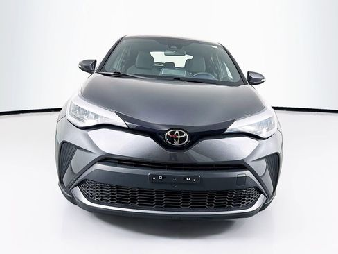 Used 2022 Toyota C-HR XLE image 2