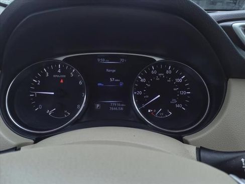 Used 2015 Nissan Rogue SV FWD image 15