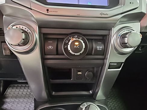 Used 2014 Toyota 4Runner SR5 image 18