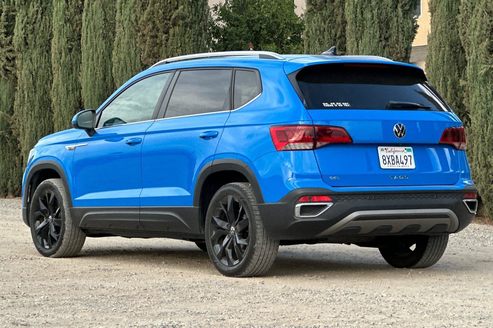 Used 2022 Volkswagen Taos SEL w/ Panoramic Sunroof Package FWD image 5