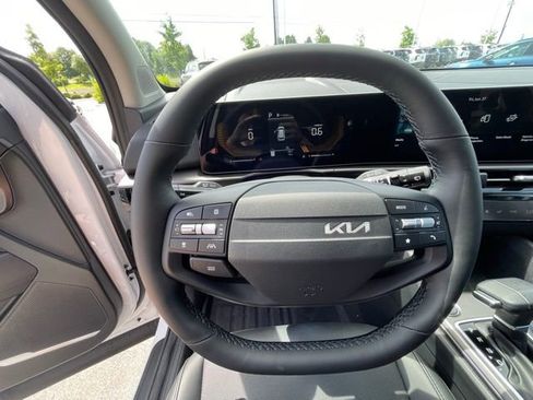 New 2026 Kia Sportage EX image 11