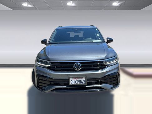 Used 2023 Volkswagen Tiguan SE R-Line FWD image 4