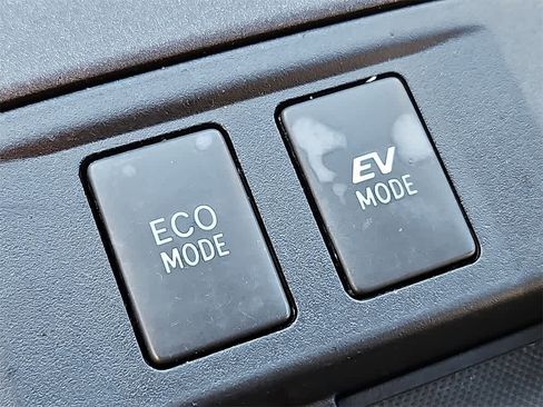 Used 2016 Toyota Camry LE image 20