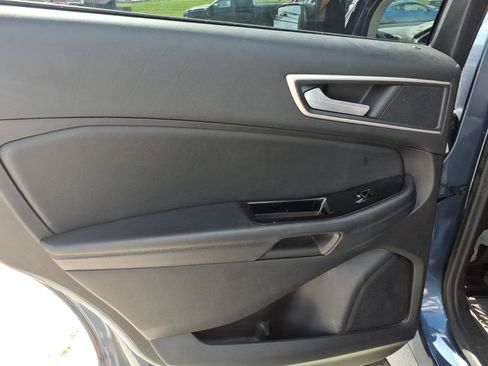 Used 2018 Ford Edge SEL w/ Equipment Group 201A AWD/4WD image 16