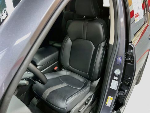 Used 2025 Honda Pilot Touring image 20