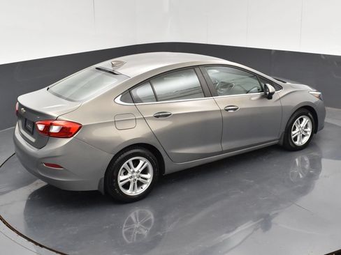 Used 2018 Chevrolet Cruze LT w/ Convenience Package FWD image 30