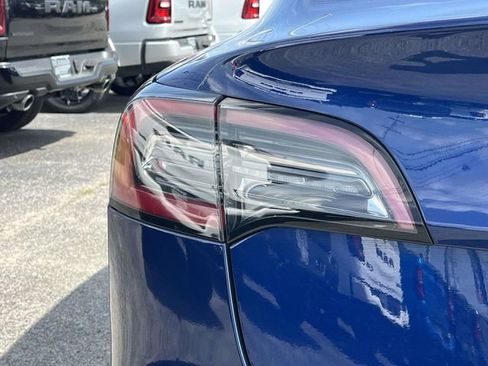 Used 2020 Tesla Model 3 Standard Range Plus RWD image 10