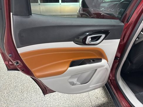 Used 2022 Jeep Compass Limited image 16