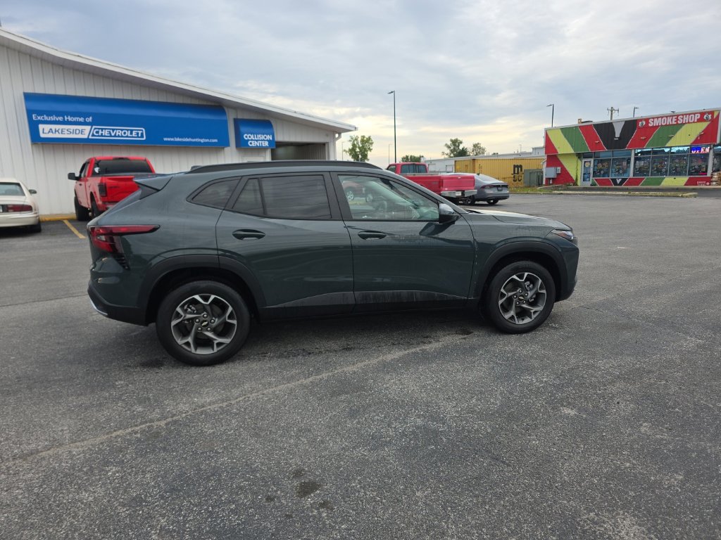 Used 2026 Chevrolet Trax LT FWD image 6