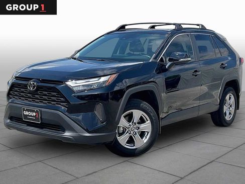 Used 2024 Toyota RAV4 XLE w/ Convenience Package FWD image 1