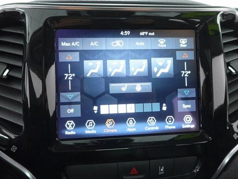 Used 2022 Jeep Cherokee Limited image 20