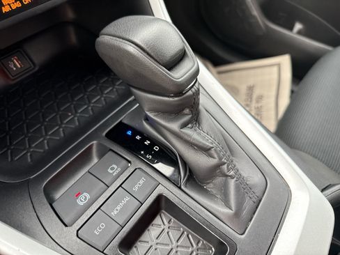 Certified 2025 Toyota RAV4 LE FWD image 21