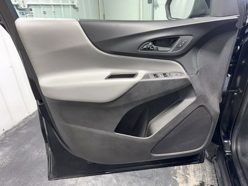 Used 2022 Chevrolet Equinox LT FWD image 18