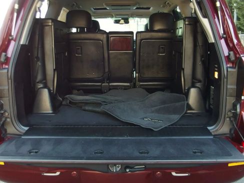 Used 2011 Lexus LX 570 4WD w/ Luxury Pkg image 13