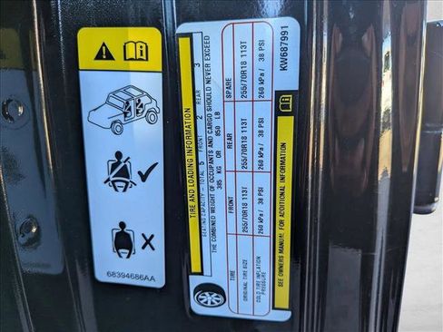 Used 2019 Jeep Wrangler Unlimited Sahara image 24