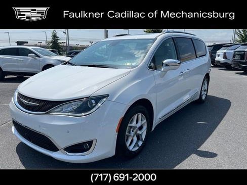 Used 2020 Chrysler Pacifica Limited w/ Advanced Safetytec Group FWD image 12