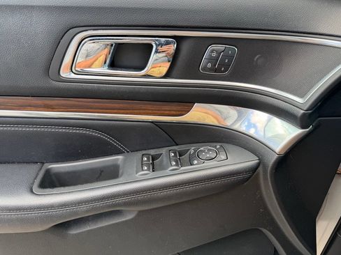Used 2016 Ford Explorer Limited FWD image 28