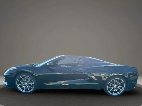 Used 2022 Chevrolet Corvette Stingray Preferred Conv w/ Z51 Performance Package RWD image 2