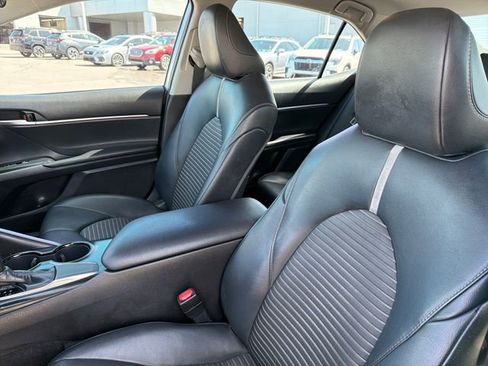 Used 2019 Toyota Camry SE FWD image 20
