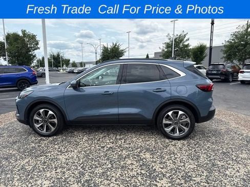 Used 2023 Ford Escape Platinum AWD/4WD image 7