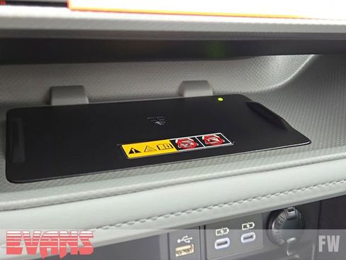 Used 2025 Toyota Highlander Platinum image 10