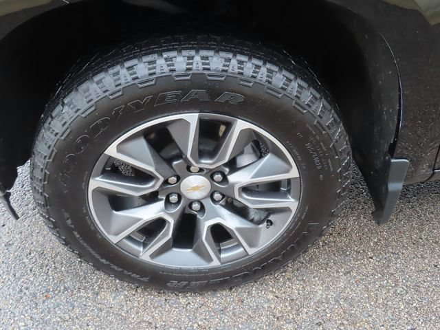 Used 2024 Chevrolet Silverado 1500 LT AWD/4WD image 16