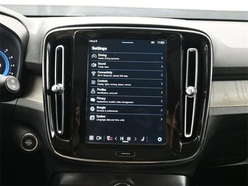 Used 2024 Volvo XC40 B5 Plus w/ Climate Package image 15