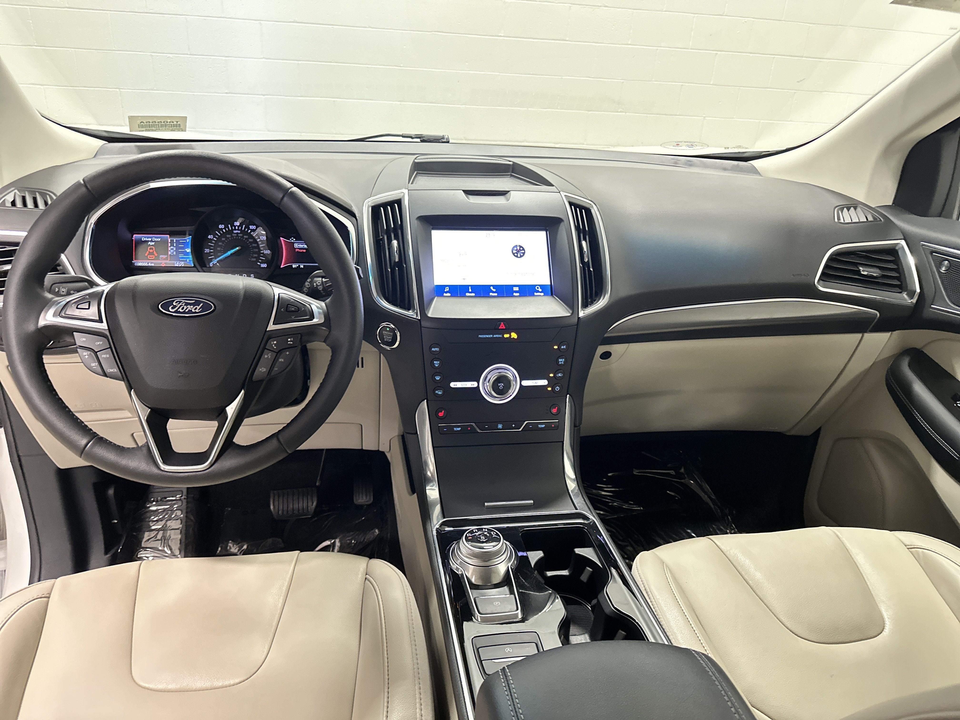 Used 2020 Ford Edge Titanium AWD/4WD image 29
