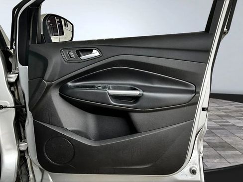 Used 2017 Ford Escape SE image 24