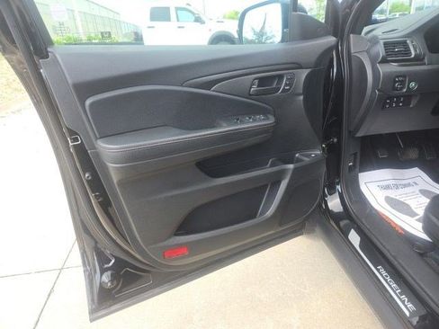 Used 2025 Honda Ridgeline TrailSport image 10