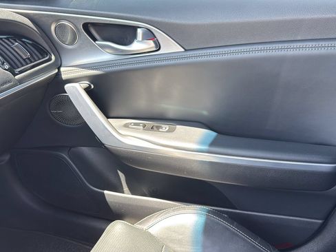 Used 2018 Kia Stinger GT2 AWD/4WD image 23