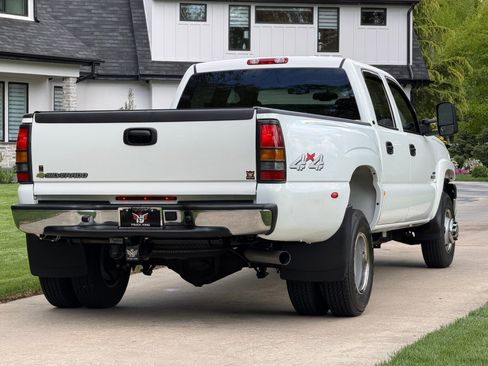 Used 2007 Chevrolet Silverado 3500 LT w/ Heavy-Duty Power Package AWD/4WD image 10