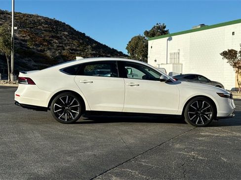 Used 2023 Honda Accord Touring image 3