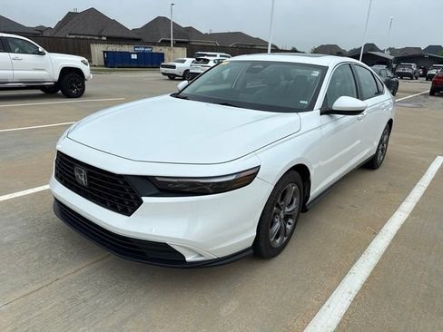 Used 2024 Honda Accord EX image 3