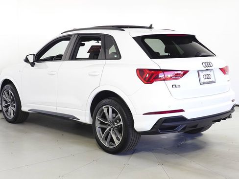 Used 2022 Audi Q3 2.0T Premium w/ Black Optic Sport Package image 9