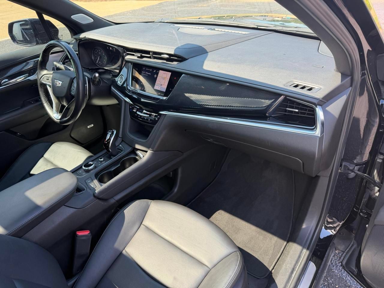 Used 2023 Cadillac XT6 Sport w/ LPO, ONYX Package AWD/4WD image 21