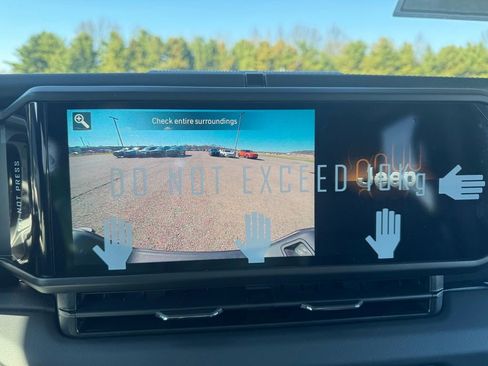 New 2026 Jeep Gladiator Sport AWD/4WD image 16