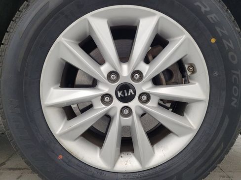 Used 2020 Kia Sorento LX FWD image 31