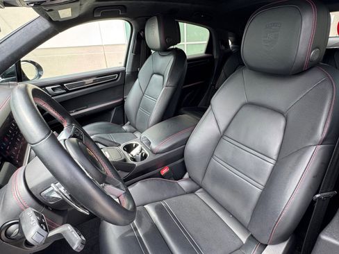 Used 2023 Porsche Cayenne GTS AWD/4WD image 18