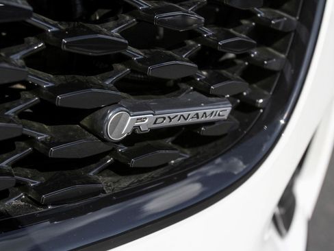 New 2025 Jaguar F-PACE R-Dynamic S AWD/4WD image 4