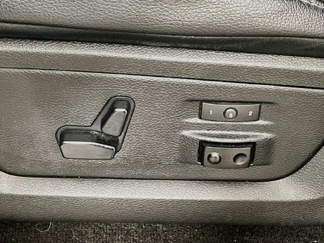 Used 2017 RAM 1500 Laramie w/ Convenience Group AWD/4WD image 11