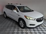 Used 2018 Buick Enclave Essence image 2