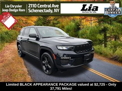 Used 2023 Jeep Grand Cherokee Limited w/ Black Appearance Package