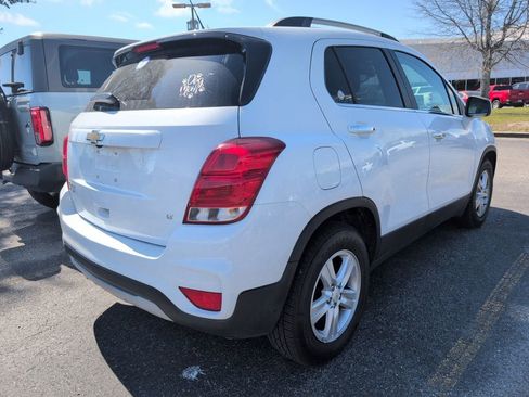 Used 2020 Chevrolet Trax LT w/ LT Convenience Package image 3