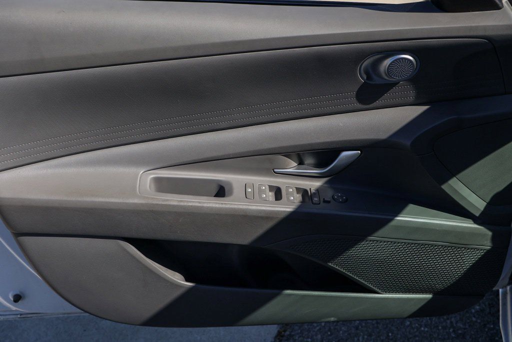Used 2024 Hyundai Elantra SEL FWD image 24